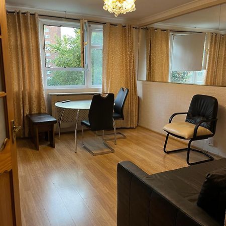 1 Bedroom Flat Close To City With Free Parking Arrangement London Bagian luar foto